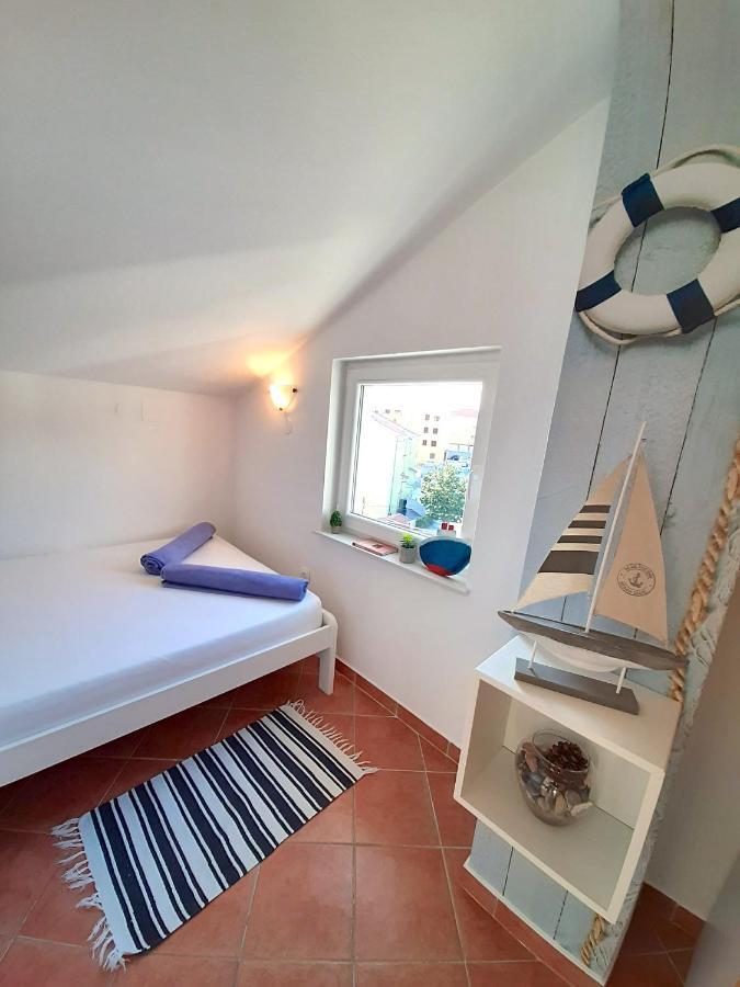 Apartment Rentfox - Crikvenica
